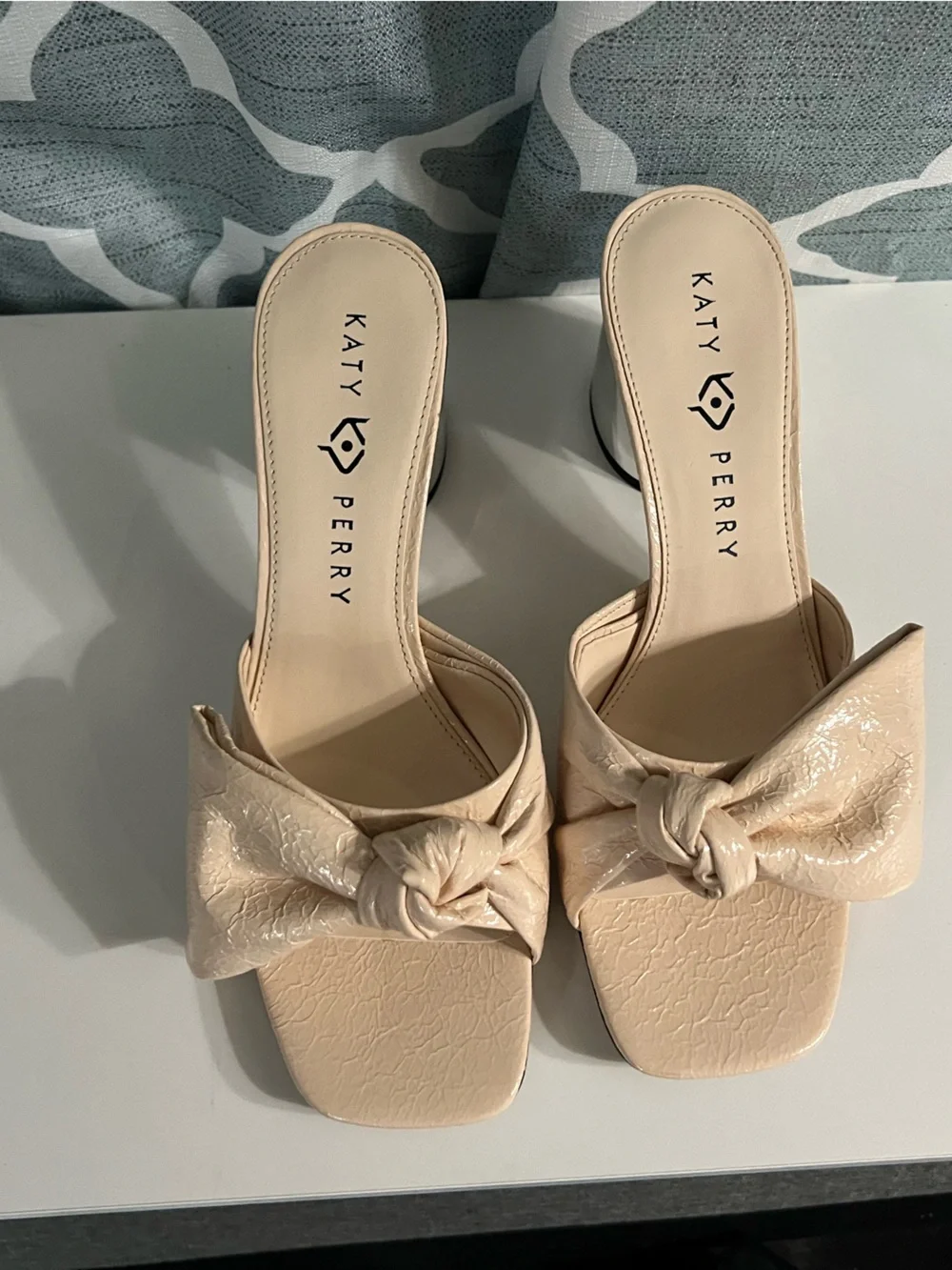 Katy Perry Collections Beige Knot-Front Block Heel Mules